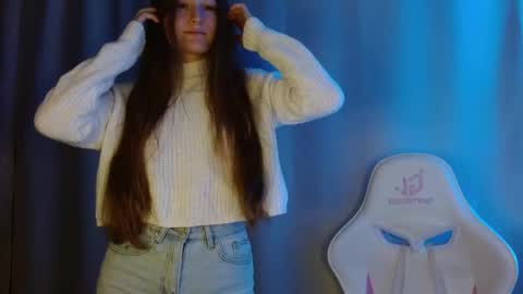 Snapshot of sweetie_lover chatting on 17, 12, 2025 Annie online show from 17, 12, 2025