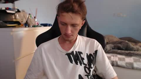 Snapshot of sweetieecreamy chatting on 30, 10, 2025 Cat online show from 30, 10, 2025