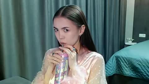 sweetieee_kira online show from 9, 11, 2025