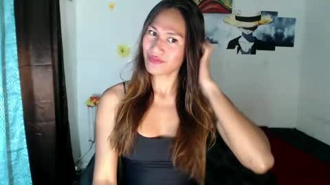 Snapshot of sweetiekimz chatting on 10, 3, 2025 Rosemarie online show from 10, 3, 2025