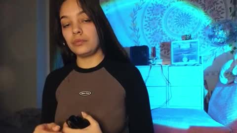 Snapshot of sweetieslikebutter chatting on 18, 12, 2025 Blu Sweets online show from 18, 12, 2025