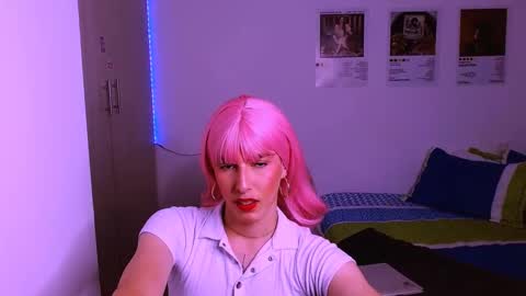 Snapshot of sweetjames2810 chatting on 7, 3, 2025 SWEETJAMES online show from 7, 3, 2025