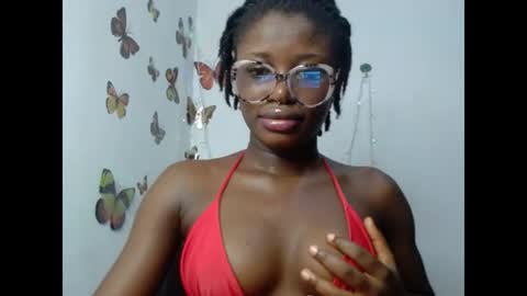Snapshot of sweetjuicyclit chatting on 1, 7, 2026 zuri online show from 1, 7, 2026