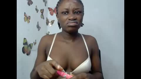 Snapshot of sweetjuicyclit chatting on 15, 7, 2026 zuri online show from 15, 7, 2026
