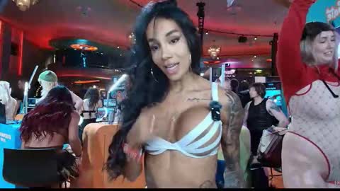 Laura Saenz  Geminis online show from 17, 1, 2026