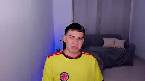 Snapshot of sweetlian_04 chatting on 6, 3, 2025 Lian online show from 6, 3, 2025