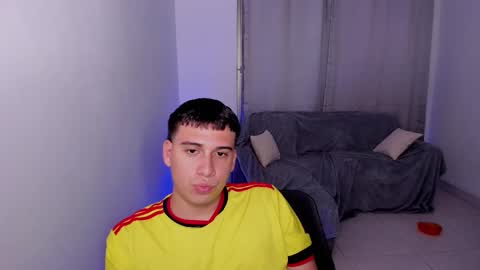 Snapshot of sweetlian_04 chatting on 6, 3, 2025 Lian online show from 6, 3, 2025