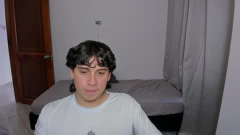 Snapshot of sweetlian_04 chatting on 7, 10, 2025 Lian online show from 7, 10, 2025