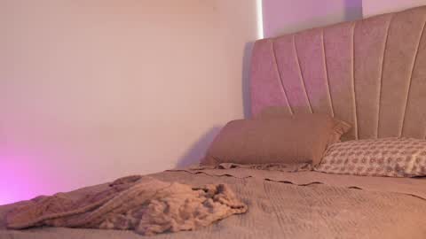 Snapshot of sweetlittlevenus chatting on 25, 5, 2026 Venus online show from 25, 5, 2026