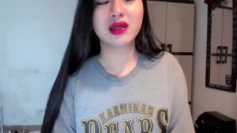 Snapshot of sweetlovepinay04 chatting on 1, 1, 2025 Zoe online show from 1, 1, 2025