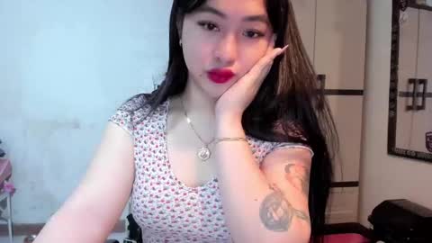 Snapshot of sweetlovepinay04 chatting on 5, 1, 2025 Zoe online show from 5, 1, 2025