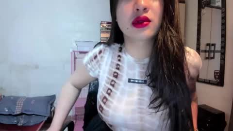 Snapshot of sweetlovepinay04 chatting on 18, 1, 2025 Zoe online show from 18, 1, 2025