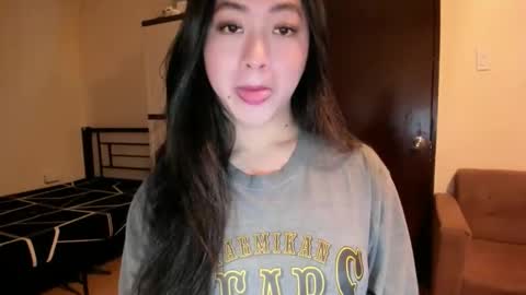 Snapshot of sweetlovepinay04 chatting on 18, 9, 2025 Zoe online show from 18, 9, 2025