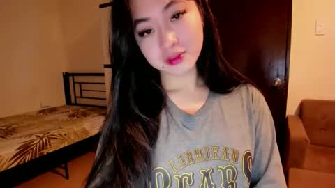 Snapshot of sweetlovepinay04 chatting on 9, 10, 2025 Zoe online show from 9, 10, 2025
