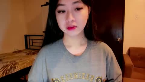 Snapshot of sweetlovepinay04 chatting on 11, 10, 2025 Zoe online show from 11, 10, 2025