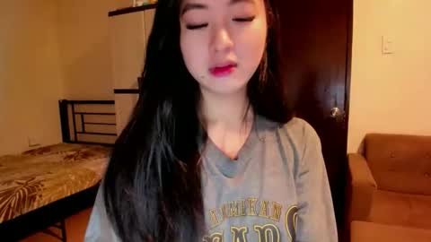 Snapshot of sweetlovepinay04 chatting on 12, 10, 2025 Zoe online show from 12, 10, 2025