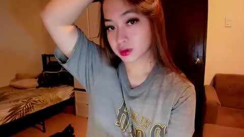 Snapshot of sweetlovepinay04 chatting on 22, 10, 2025 Zoe online show from 22, 10, 2025