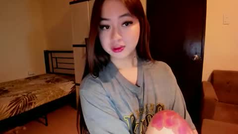 Snapshot of sweetlovepinay04 chatting on 24, 10, 2025 Zoe online show from 24, 10, 2025