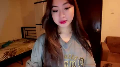 Snapshot of sweetlovepinay04 chatting on 29, 10, 2025 Zoe online show from 29, 10, 2025