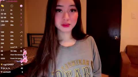 Snapshot of sweetlovepinay04 chatting on 11, 11, 2025 Zoe online show from 11, 11, 2025