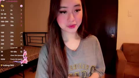 Snapshot of sweetlovepinay04 chatting on 13, 11, 2025 Zoe online show from 13, 11, 2025