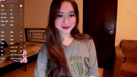 Snapshot of sweetlovepinay04 chatting on 19, 11, 2025 Zoe online show from 19, 11, 2025