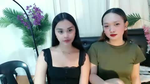 Snapshot of sweetlunarose chatting on 5, 4, 2026 lilcherry online show from 5, 4, 2026
