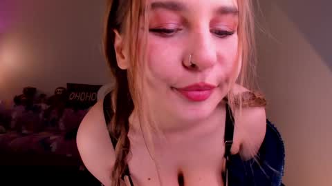 Snapshot of sweetmila1 chatting on 16, 3, 2026 Mila online show from 16, 3, 2026