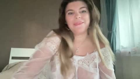 Snapshot of sweetmila_ chatting on 16, 12, 2025 Mila online show from 16, 12, 2025