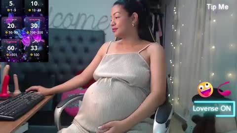 Snapshot of sweetmom12 chatting on 13, 2, 2025 Sweetmom12 online show from 13, 2, 2025