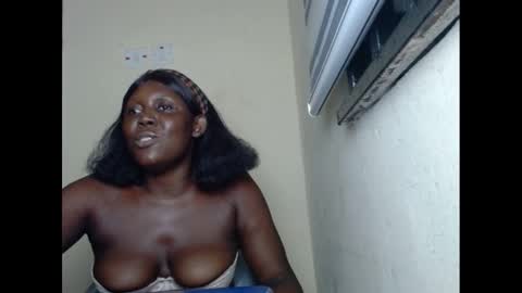 Snapshot of sweetnectarx chatting on 15, 2, 2025 sweetnectarx online show from 15, 2, 2025