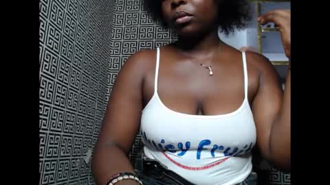 Snapshot of sweetnectarx chatting on 5, 10, 2025 sweetnectarx online show from 5, 10, 2025