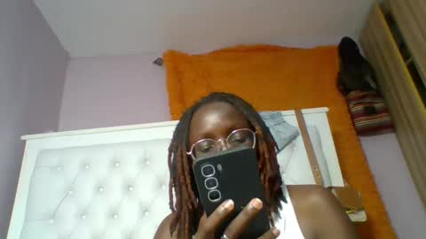 Novah girlie online show from 4, 6, 2026