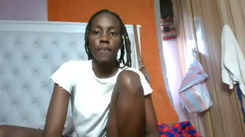Novah girlie online show from 19, 6, 2026