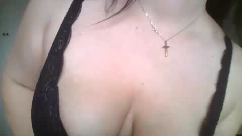 Snapshot of sweetpeach2025 chatting on 26, 11, 2025 sweetpeach2025 online show from 26, 11, 2025