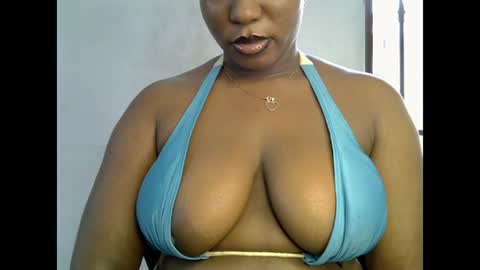 Snapshot of sweetpetitgirl chatting on 20, 6, 2026 LILY BRANDY online show from 20, 6, 2026