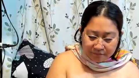 Snapshot of sweetpilipina88 chatting on 6, 11, 2025 MIA online show from 6, 11, 2025