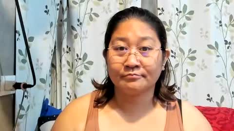 Snapshot of sweetpilipina88 chatting on 1, 12, 2025 MIA online show from 1, 12, 2025