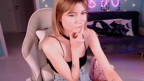 Snapshot of sweetrichal chatting on 17, 10, 2025 sweetrichal online show from 17, 10, 2025