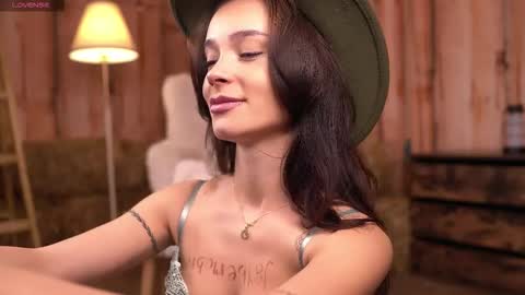 Snapshot of sweetrossie chatting on 6, 2, 2026 Rose online show from 6, 2, 2026