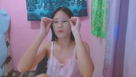 Snapshot of sweetsexygirl20 chatting on 27, 5, 2026 Mia online show from 27, 5, 2026