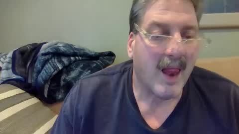 Snapshot of sweetsforu326 chatting on 5, 1, 2025 sweetbrowneyes623 online show from 5, 1, 2025