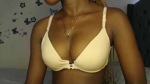 Snapshot of sweetsinxx1 chatting on 9, 9, 2025 Sweetsinxx1 online show from 9, 9, 2025