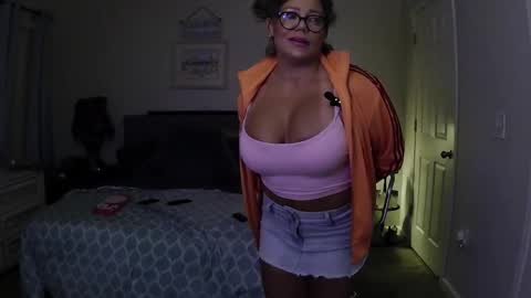 Snapshot of sweetsugar1979 chatting on 5, 12, 2025 sweetsugar1979 online show from 5, 12, 2025