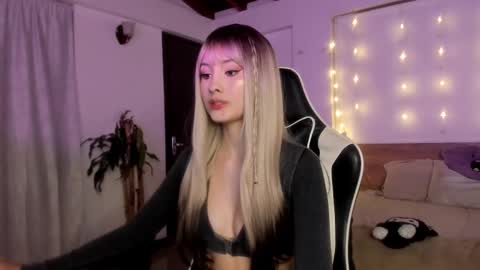 Snapshot of sweett_catt1 chatting on 20, 2, 2025 Cat independent model online show from 20, 2, 2025