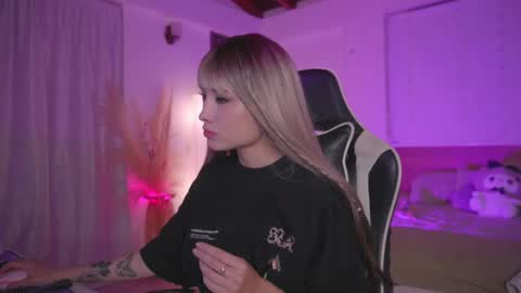 Snapshot of sweett_catt1 chatting on 2, 3, 2025 Cat independent model online show from 2, 3, 2025