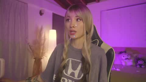 Snapshot of sweett_catt1 chatting on 5, 3, 2025 Cat independent model online show from 5, 3, 2025