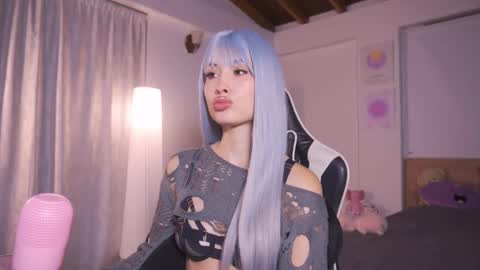 Snapshot of sweett_catt1 chatting on 2, 10, 2025 Cat independent model online show from 2, 10, 2025