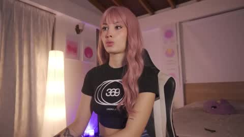 Cat independent model  online show from 23, 2, 2026