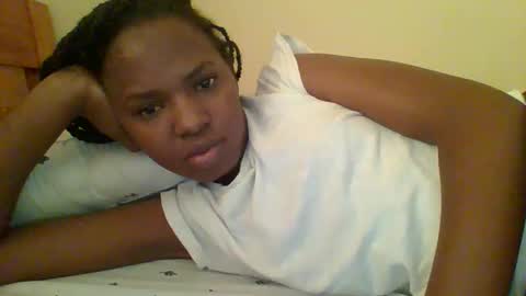 Snapshot of sweett_kimmie chatting on 8, 4, 2026 sweett_kimmie online show from 8, 4, 2026